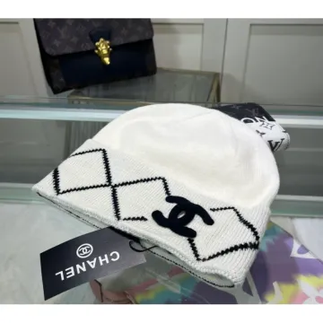 Chanel White/Black Diamond Knit Beanie